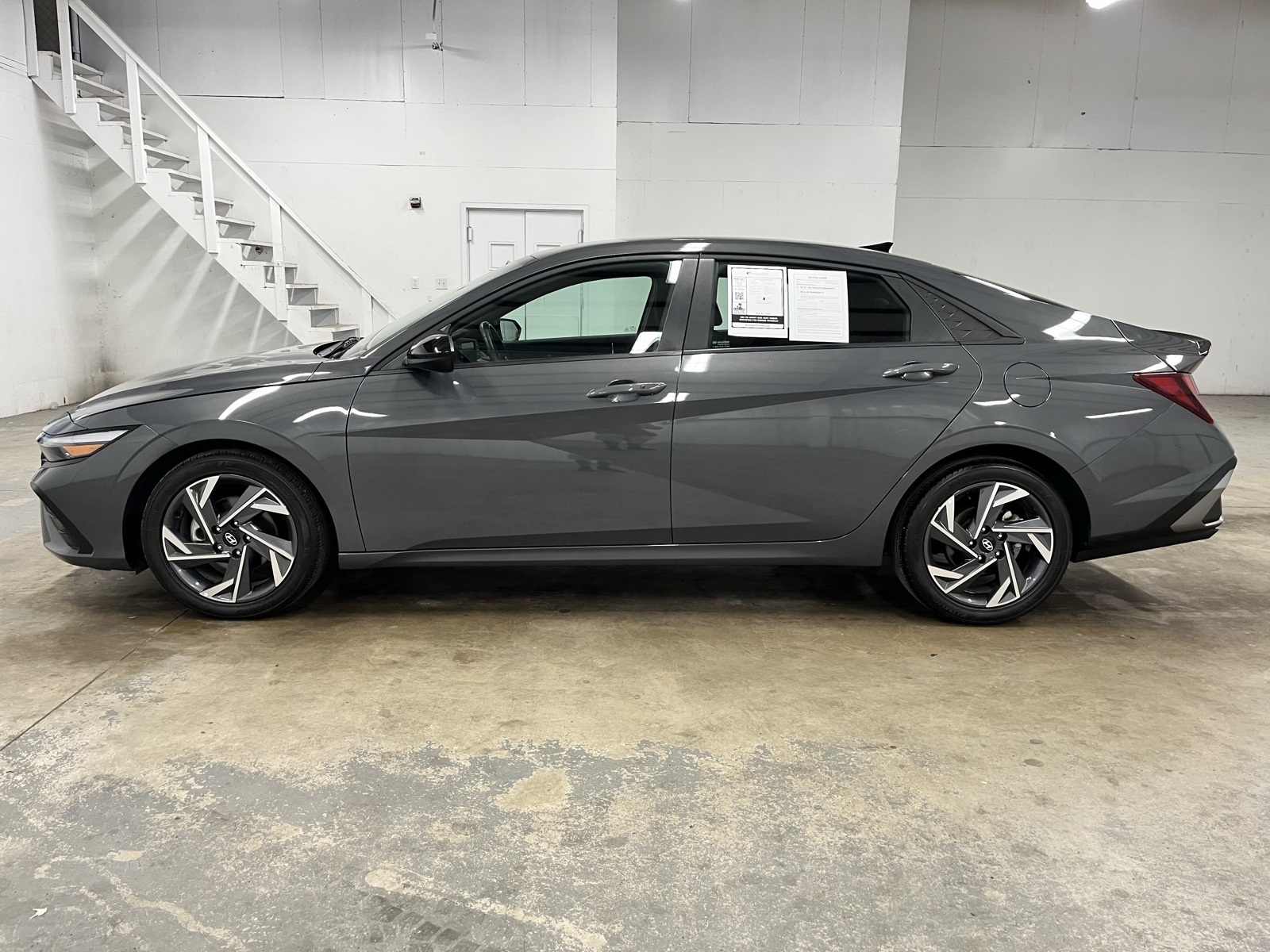 2025 Hyundai Elantra SEL Sport photo 4