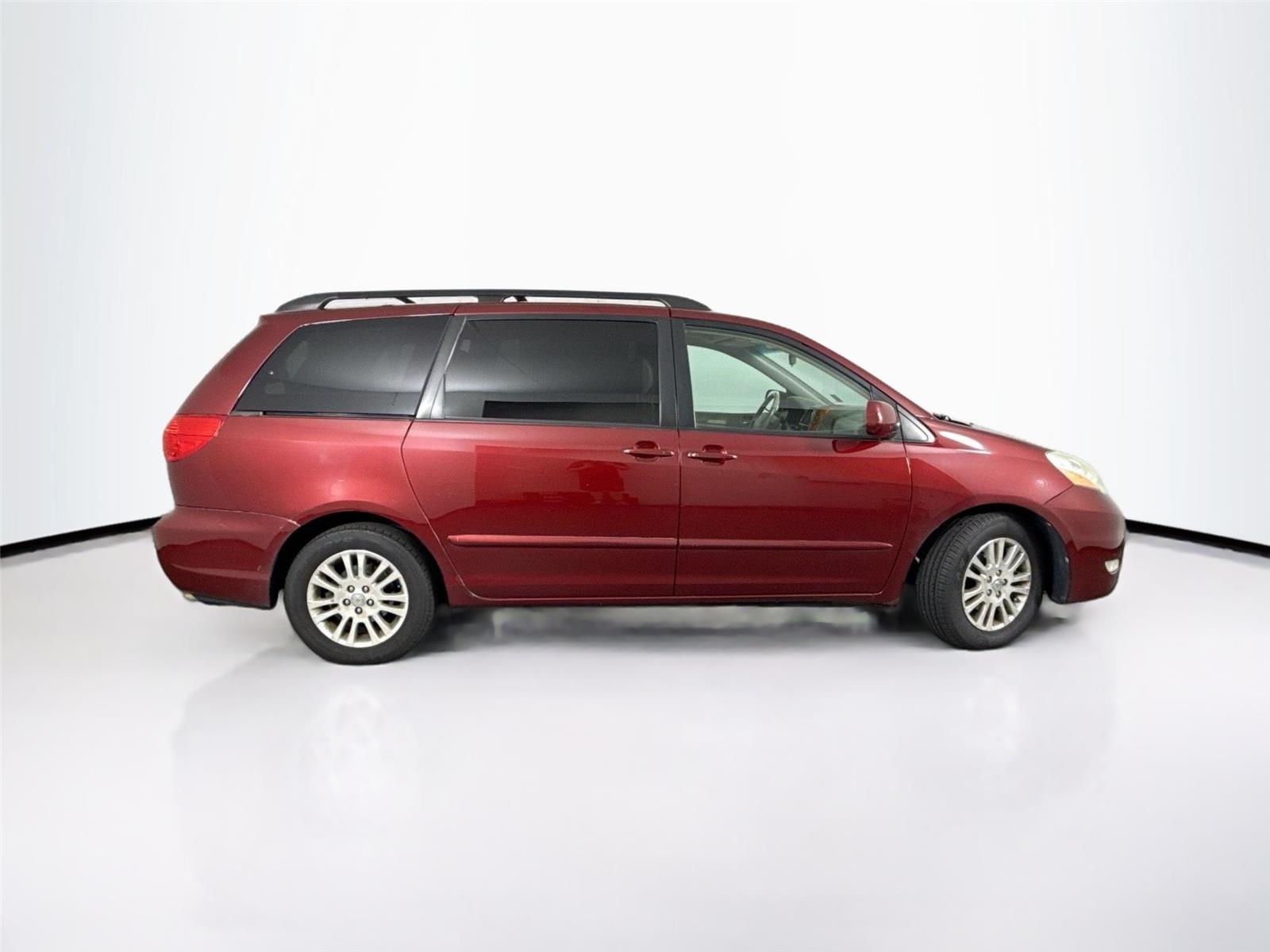 2008 Toyota Sienna XLE photo 4