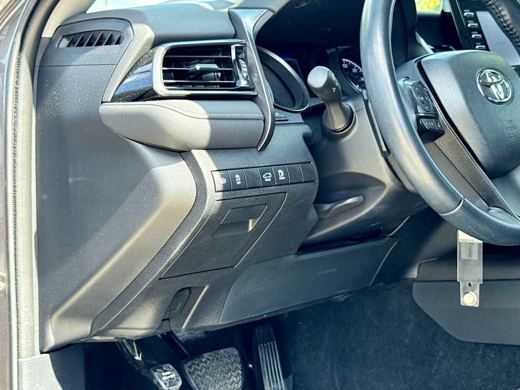 2022 Toyota Camry SE photo 15
