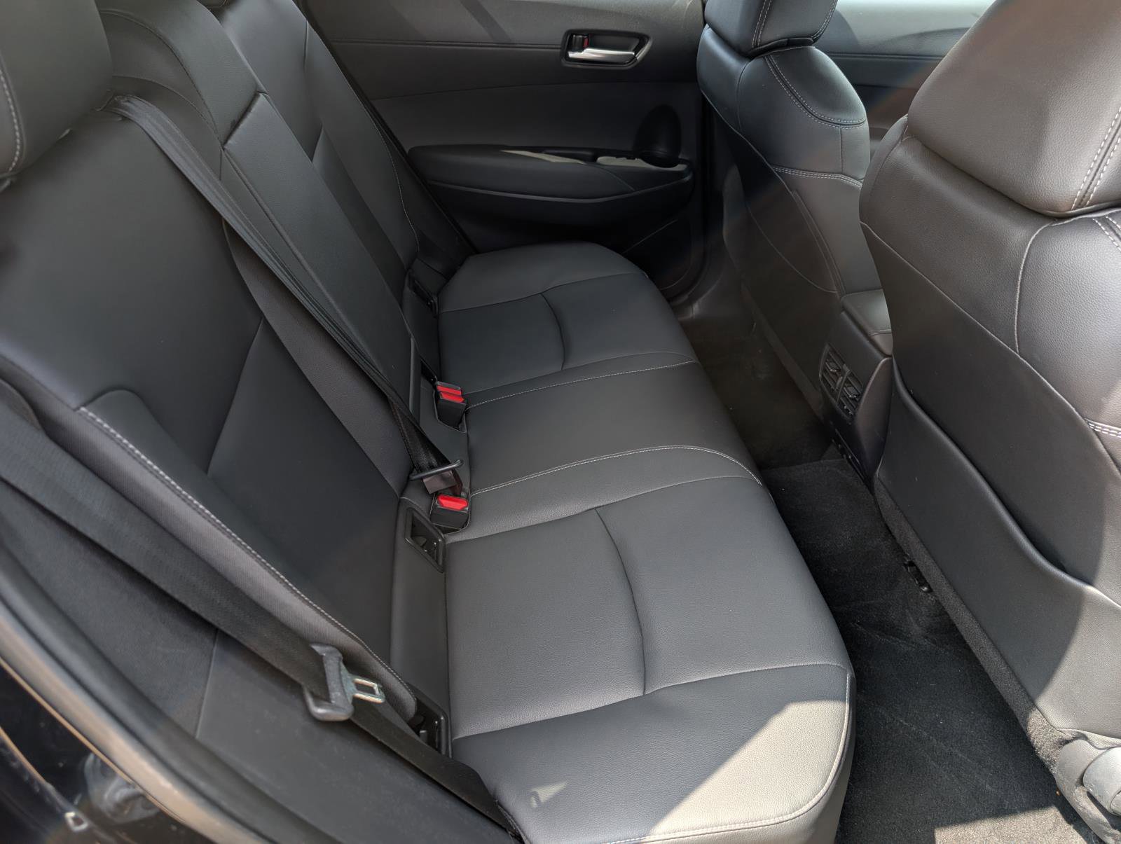 2022 Toyota Corolla Cross XLE photo 31