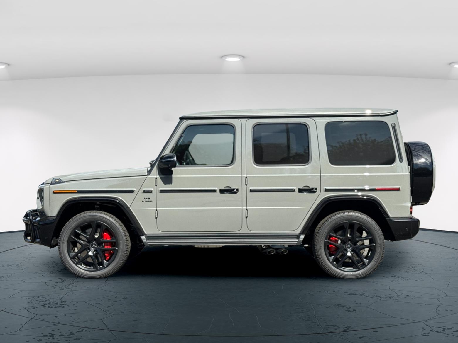 2025 Mercedes Benz G 63 AMG photo 3