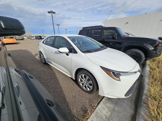 2025 Toyota Corolla LE photo 4