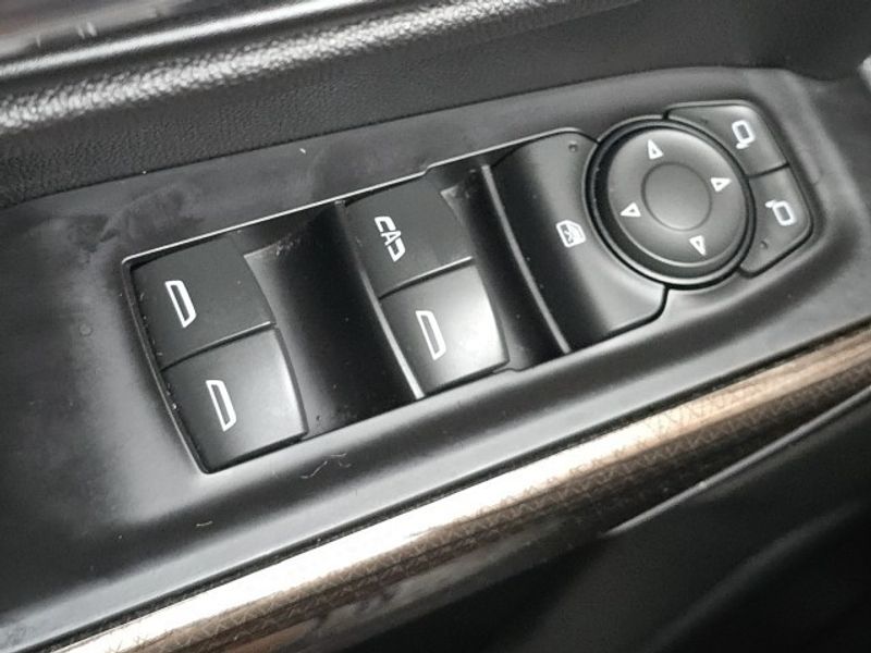 2020 Chevrolet Silverado 1500 LT photo 12