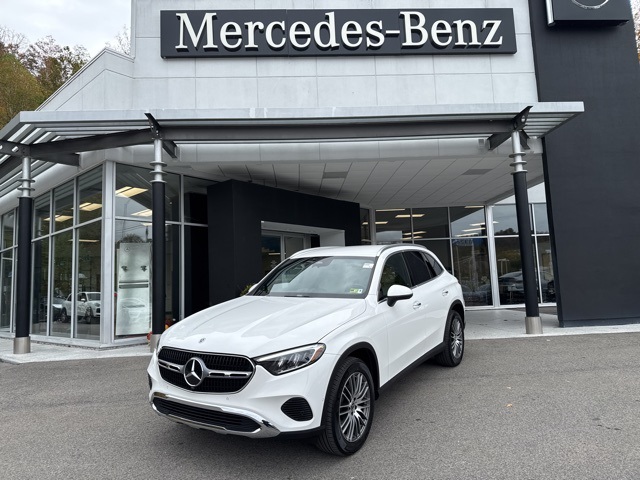 2025 Mercedes-Benz GLC Base's photo