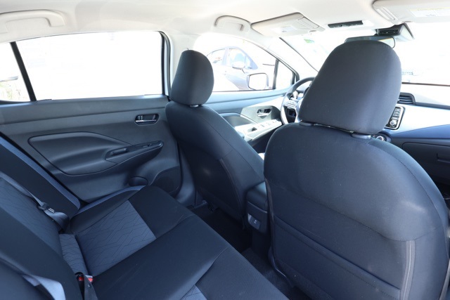 2025 Nissan Versa 1.6 SV photo 15