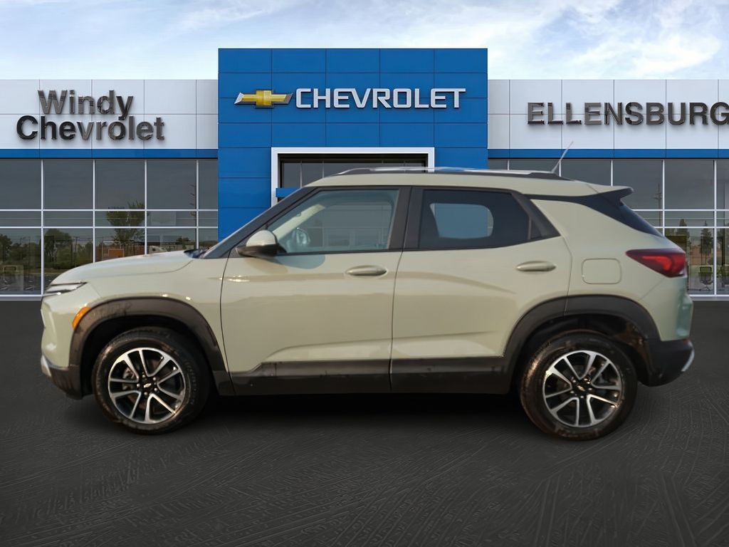 2025 Chevrolet Trailblazer LT photo 4