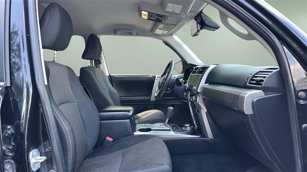 2022 Toyota 4Runner SR5 Trail photo 17