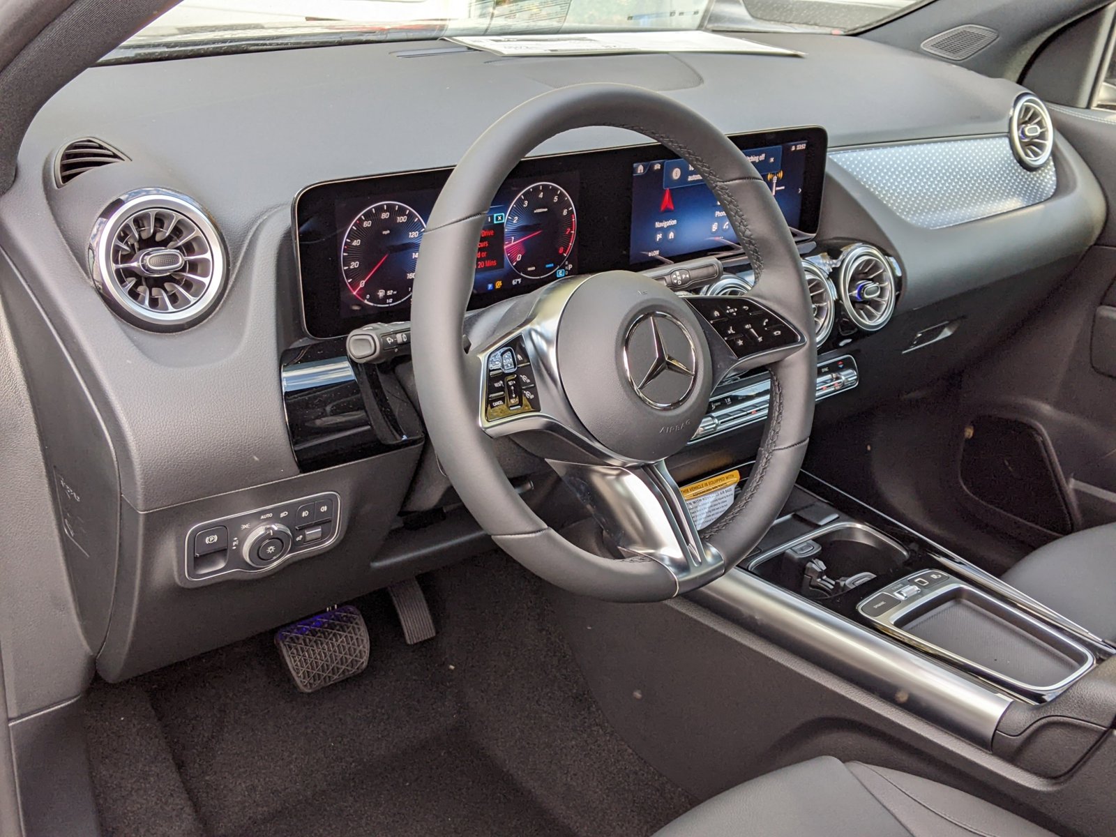 2025 Mercedes Benz GLA 250 4MATIC photo 3