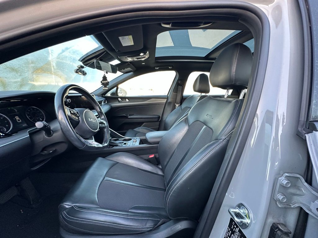 2023 Kia K5 GT-Line photo 3