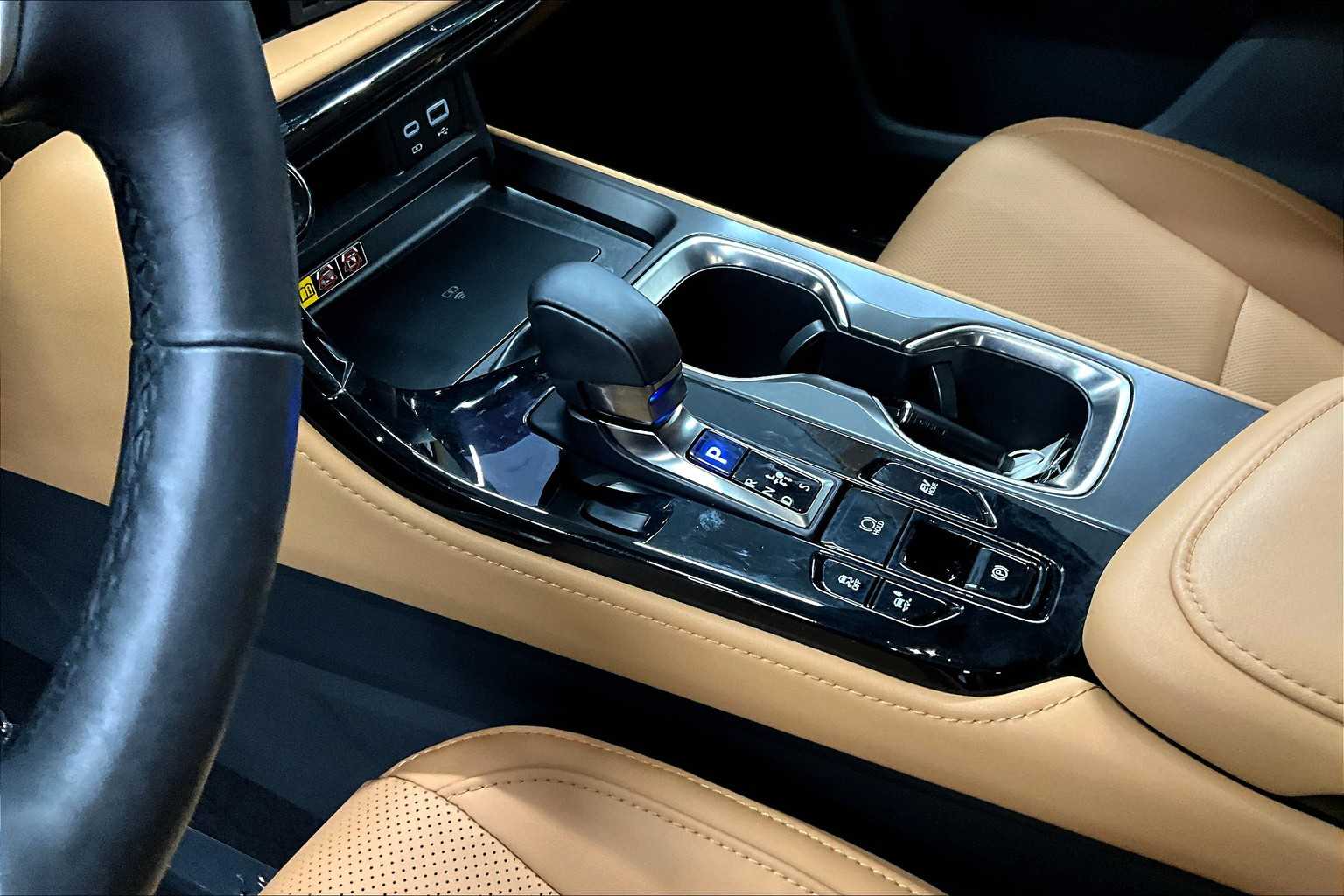2025 Lexus NX Premium AWD photo 13
