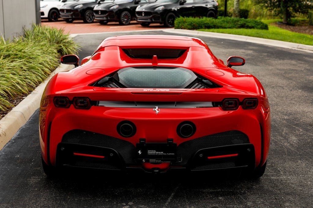 2023 Ferrari SF90 Spider Base photo 4