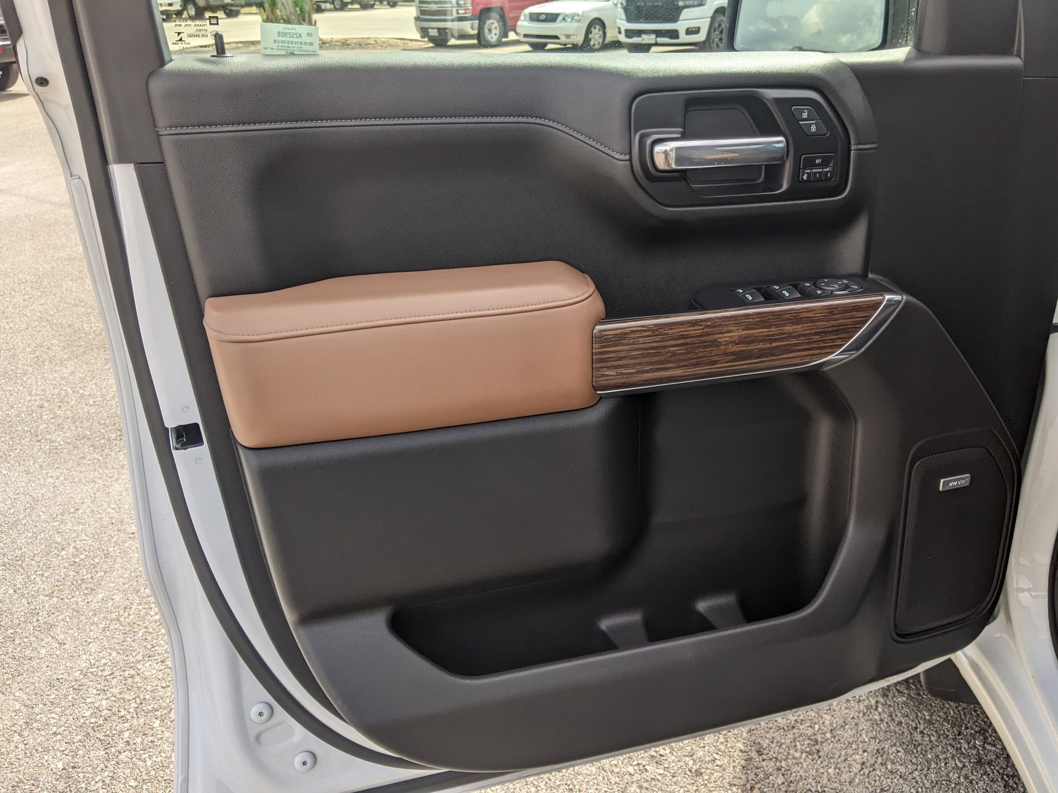 2021 Chevrolet Silverado 1500 High Country photo 19