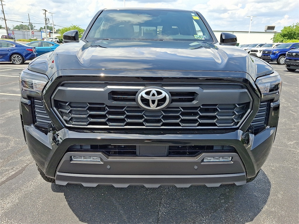 2025 Toyota Tacoma TRD Off-Road Double Cab photo 2