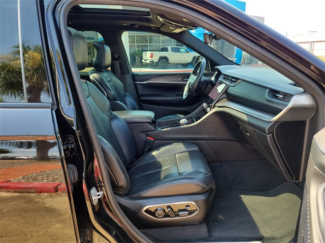 2021 Jeep Grand Cherokee Overland photo 17