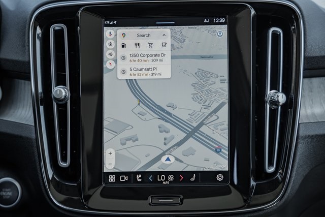 2023 Volvo XC40 Plus photo 16