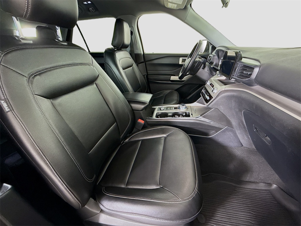 2021 Ford Explorer XLT photo 26