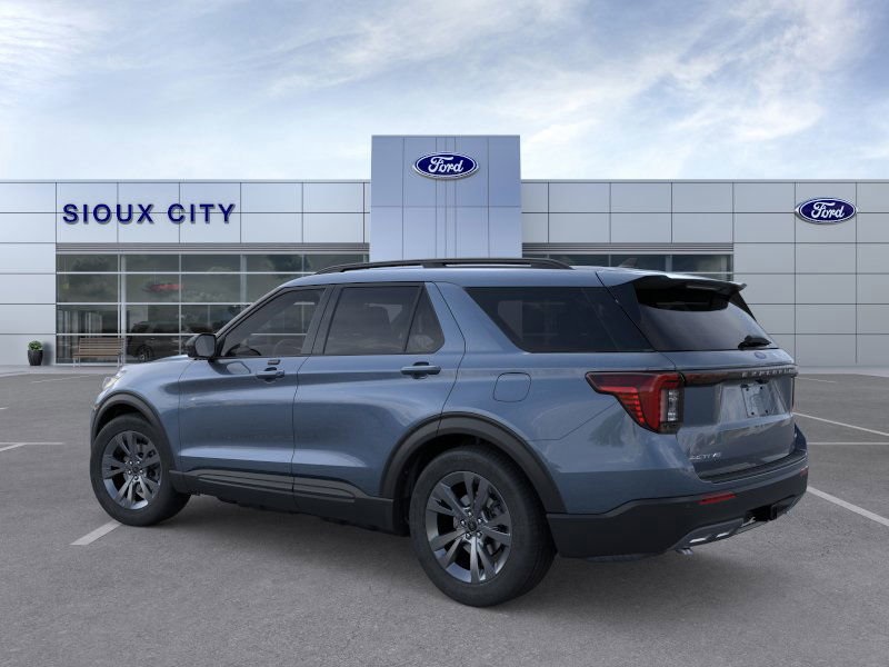 2026 Ford Explorer photo 3