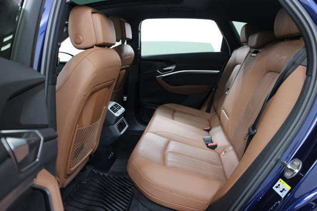 2022 Audi e-tron Premium Plus photo 25