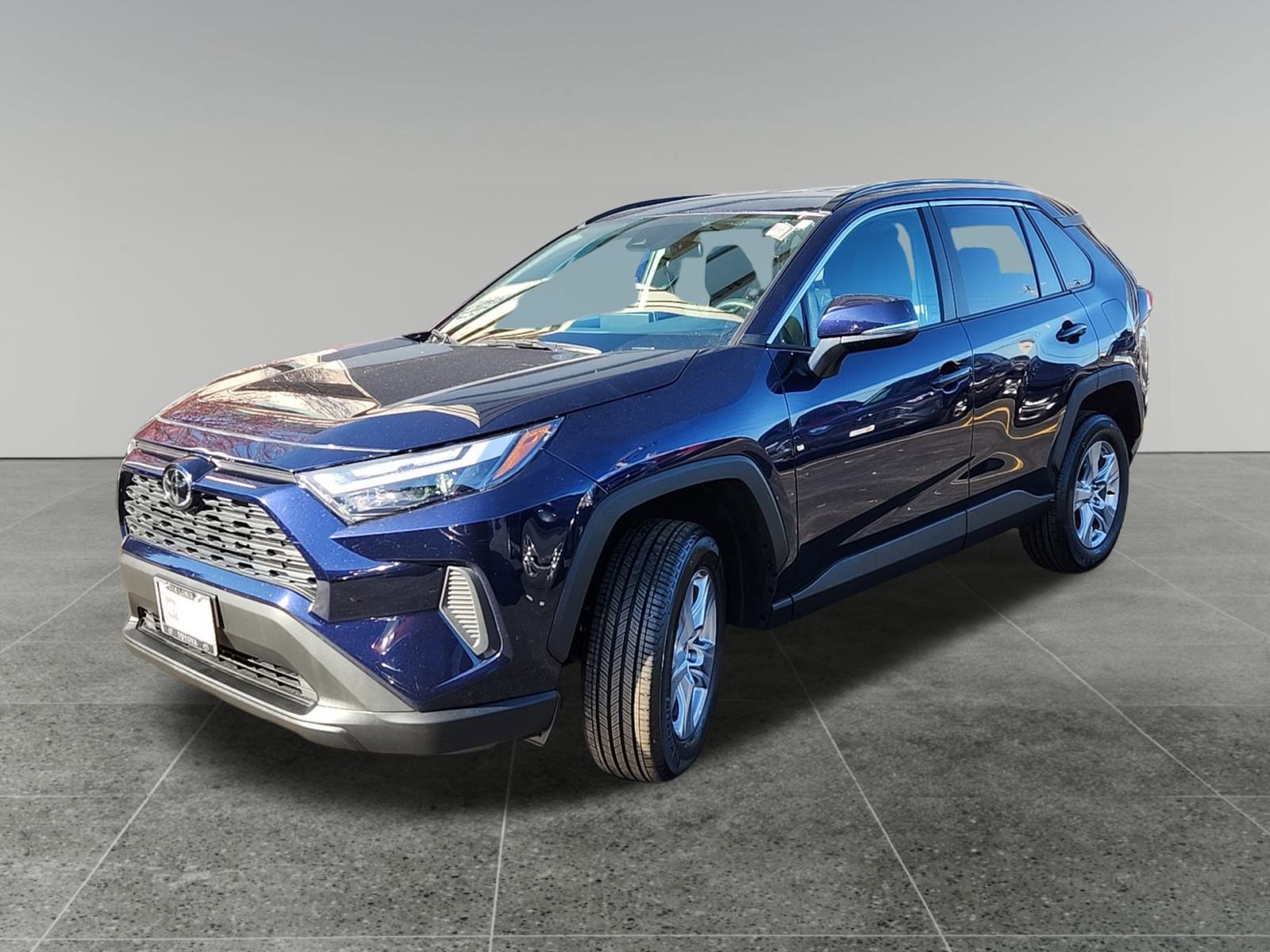 2025 Toyota RAV4 XLE photo 2