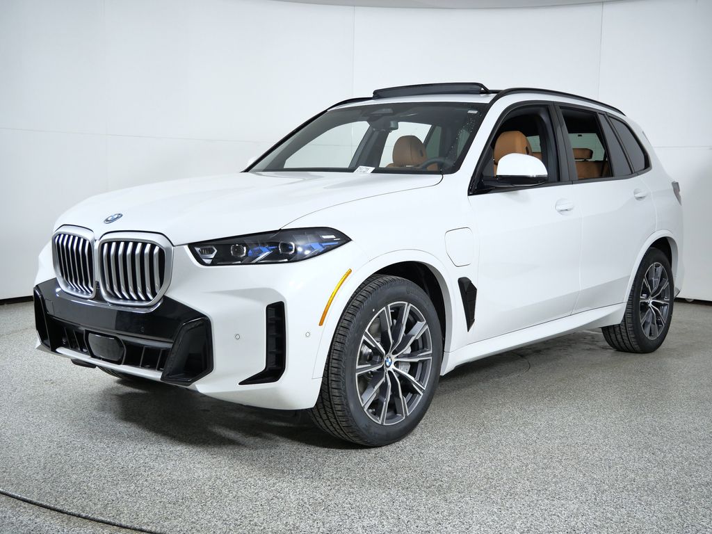 2026 BMW X5 50e's photo