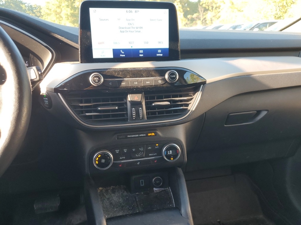 2020 Ford Escape SEL photo 13