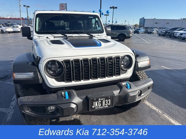 2024 Jeep Wrangler Rubicon 4xe photo 3