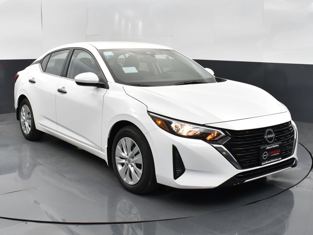 2025 Nissan Sentra S's photo