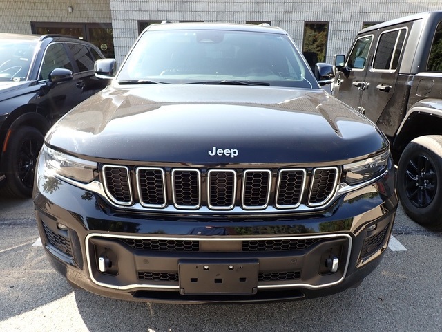 2023 Jeep Grand Cherokee Overland photo 6