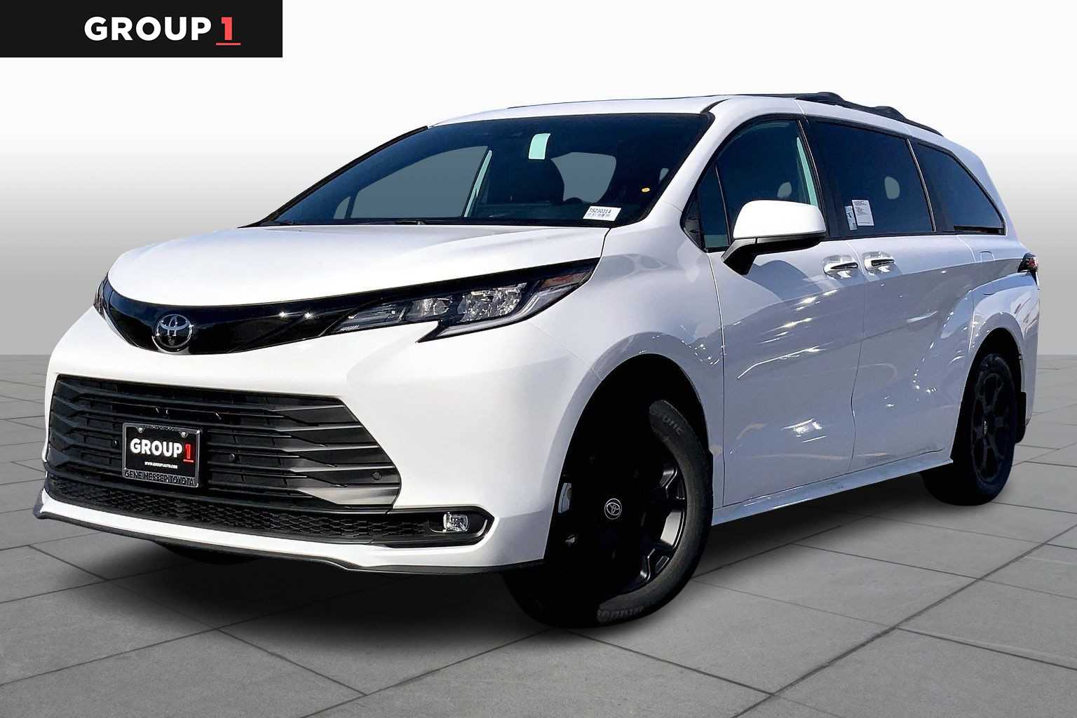 2026 Toyota Sienna Woodland Edition's photo