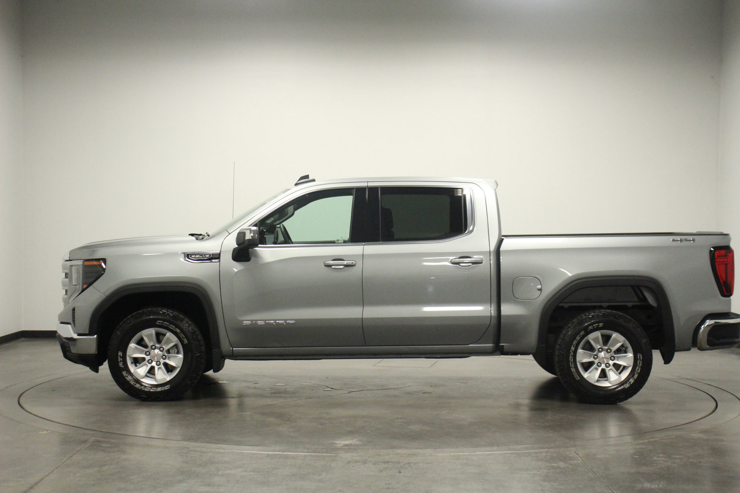 2024 Gmc Sierra 1500 SLE photo 4