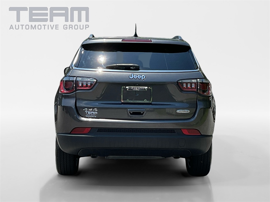2023 Jeep Compass Latitude Lux photo 6