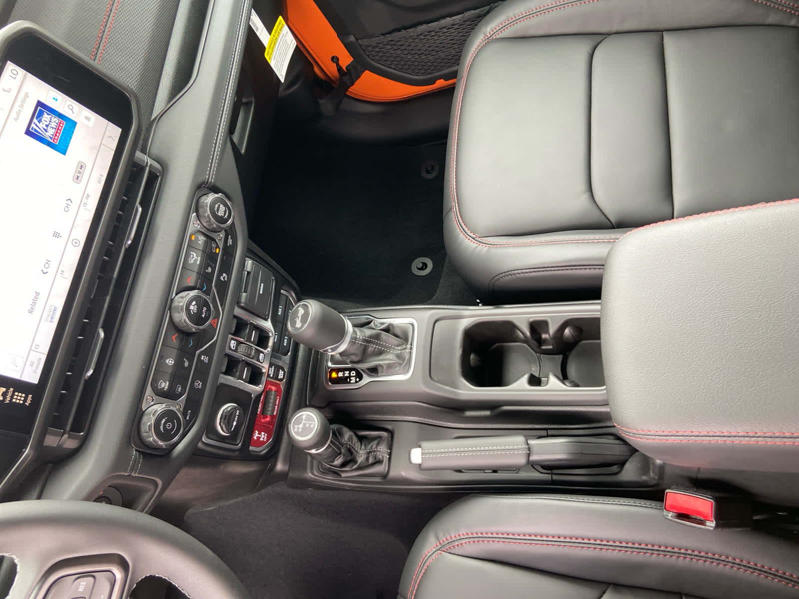 2025 Jeep Wrangler Rubicon photo 31