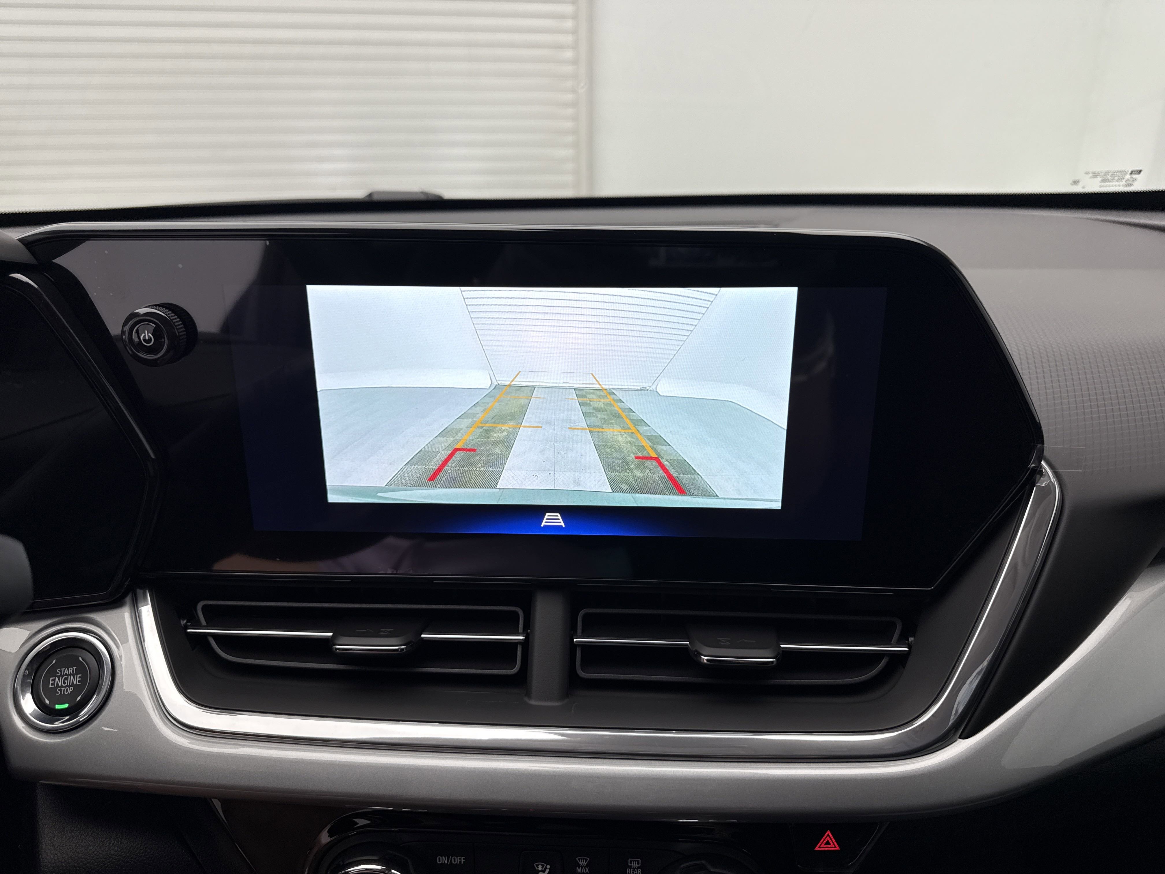2025 Chevrolet Trax LT photo 28