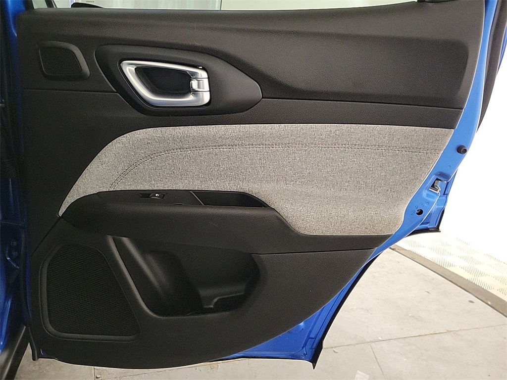 2024 JEEP COMPASS LATITUDE LUX - Image 25