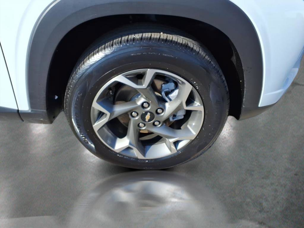 2025 Chevrolet Trax LT photo 10