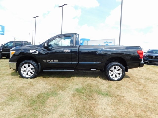 2017 Nissan Titan SV photo 8