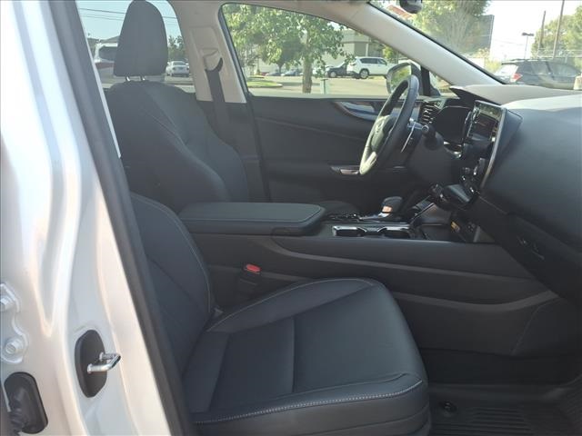 2025 Lexus NX 250 - Photo 19