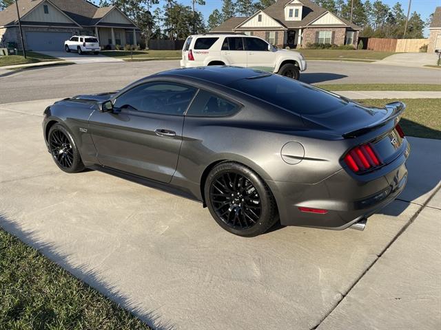 2016 Ford Mustang GT photo 2