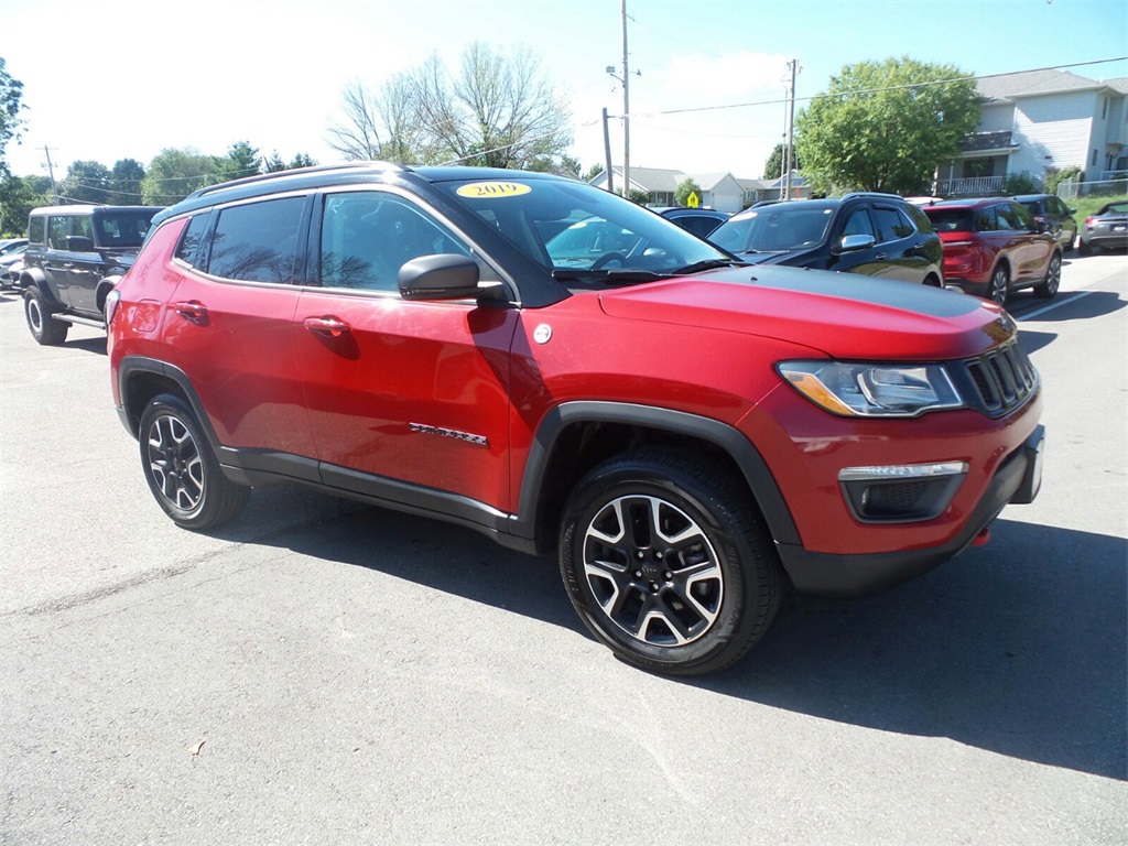 PreOwned 2019 Jeep Compass Trailhawk 4 Door SUV in Dyersville 23020B