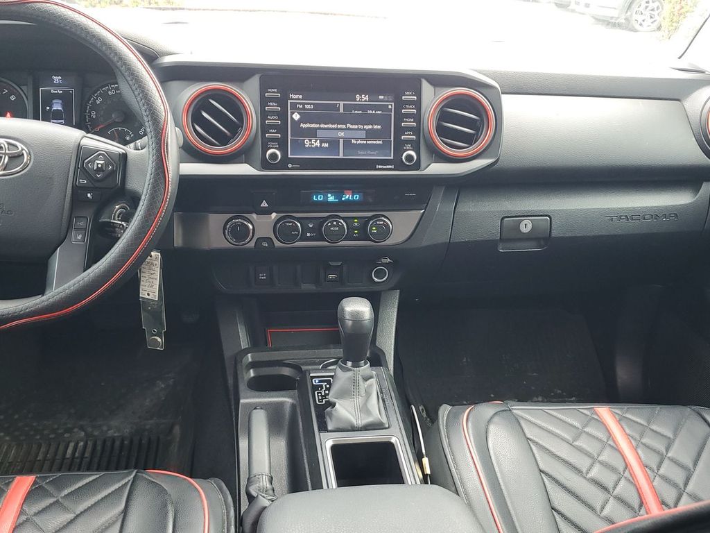 2022 Toyota Tacoma SR5 photo 24