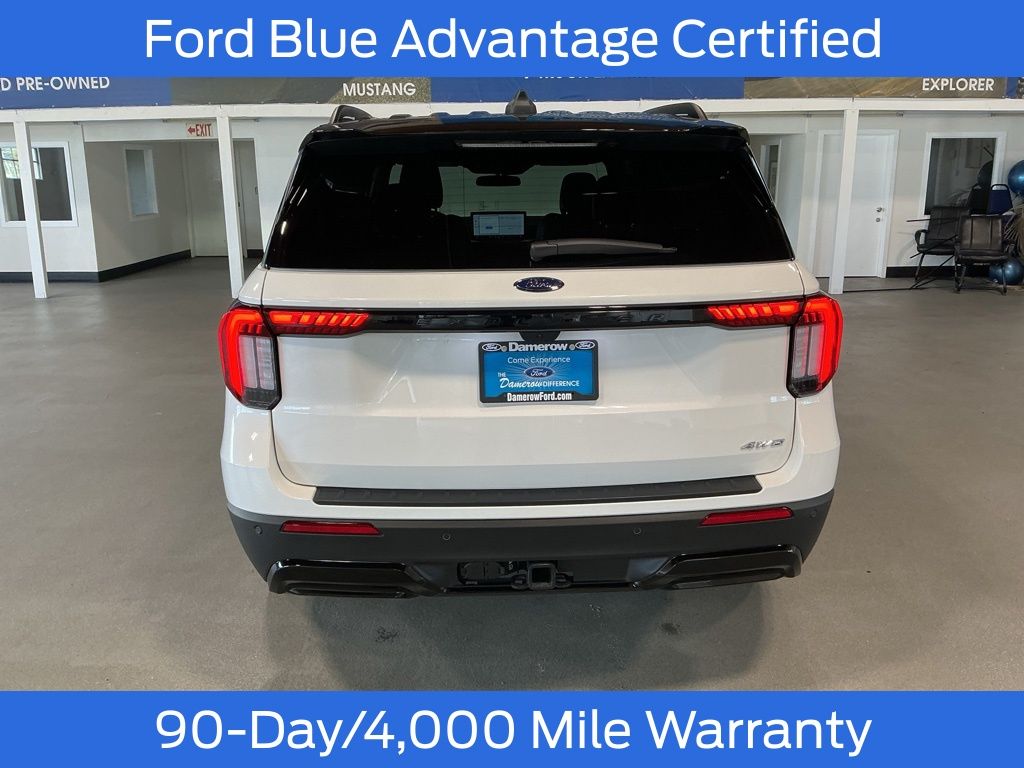 2025 Ford Explorer ST-Line photo 2