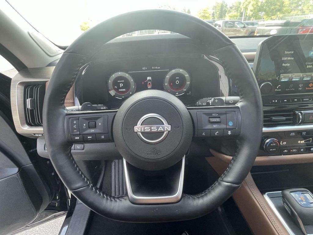 2024 Nissan Pathfinder Platinum photo 19