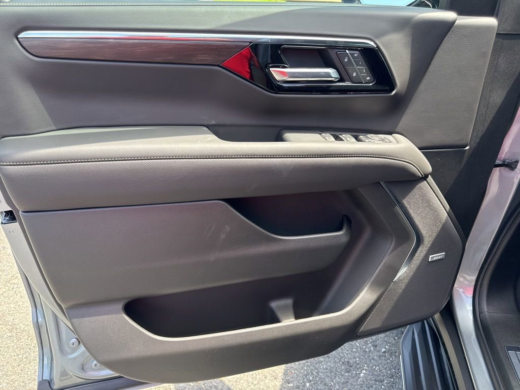 2025 Chevrolet Tahoe Premier photo 17