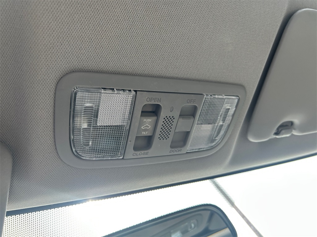 2019 Chrysler Pacifica Touring photo 22