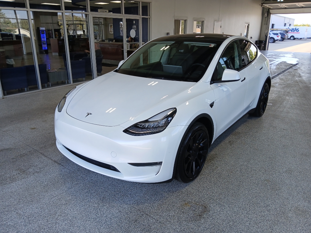2023 Tesla Model Y Long Range photo 3