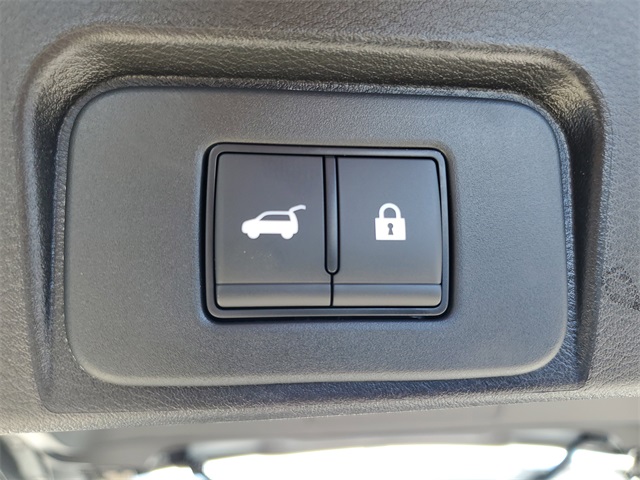 2025 Nissan Rogue SV photo 7