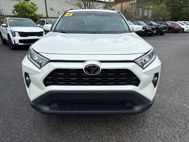 2021 Toyota RAV4 XLE Premium photo 8