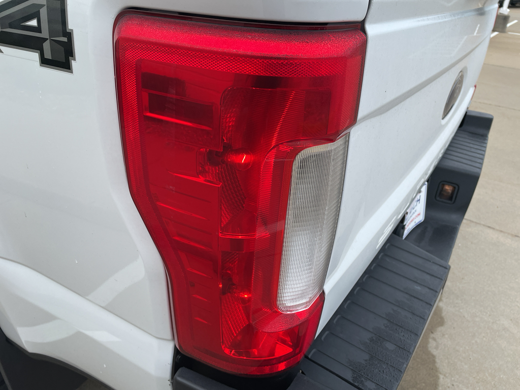 2017 Ford F-250 XLT photo 9