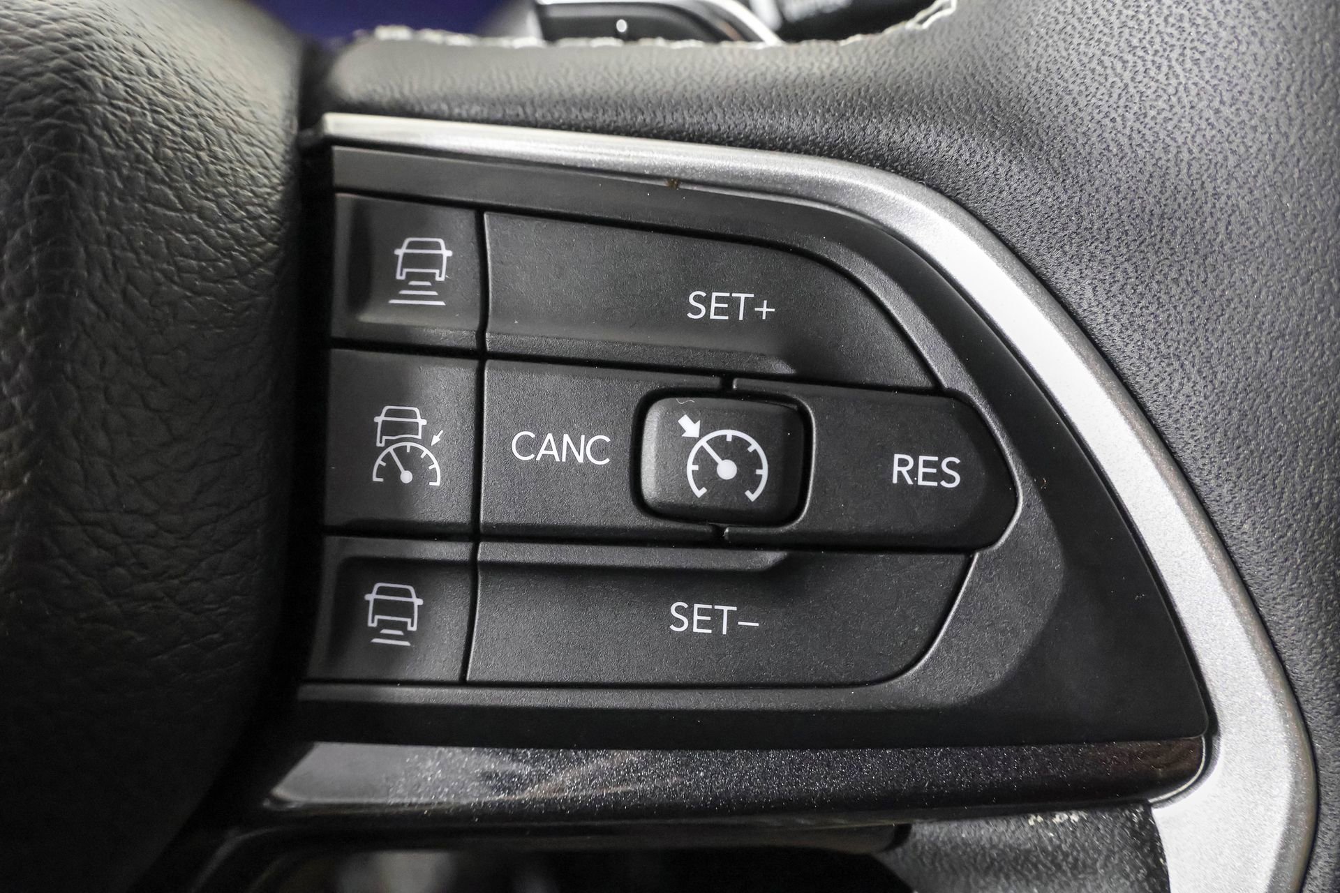2023 Jeep Grand Cherokee Altitude photo 17