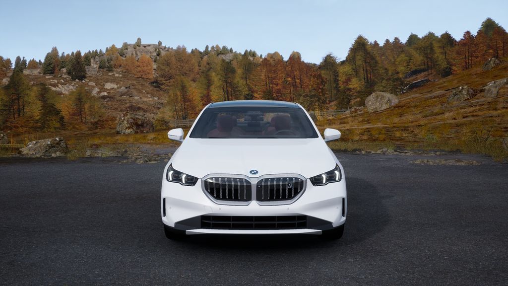 New 2025 Mineral White Metallic BMW eDrive40 image 28
